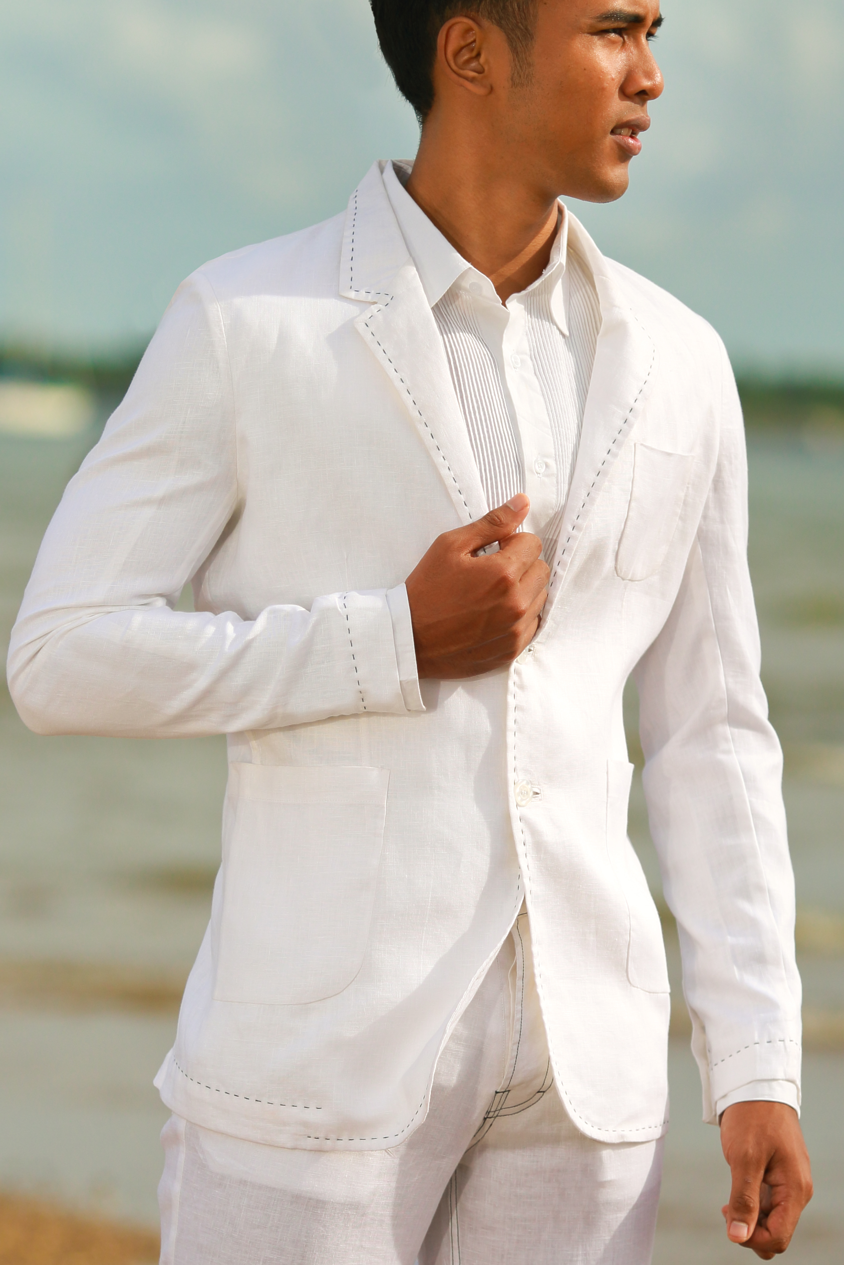 white outfit for beach wedding